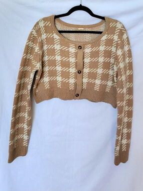 Cropped Plaid Button-Front Cardigan in Tan and Cream